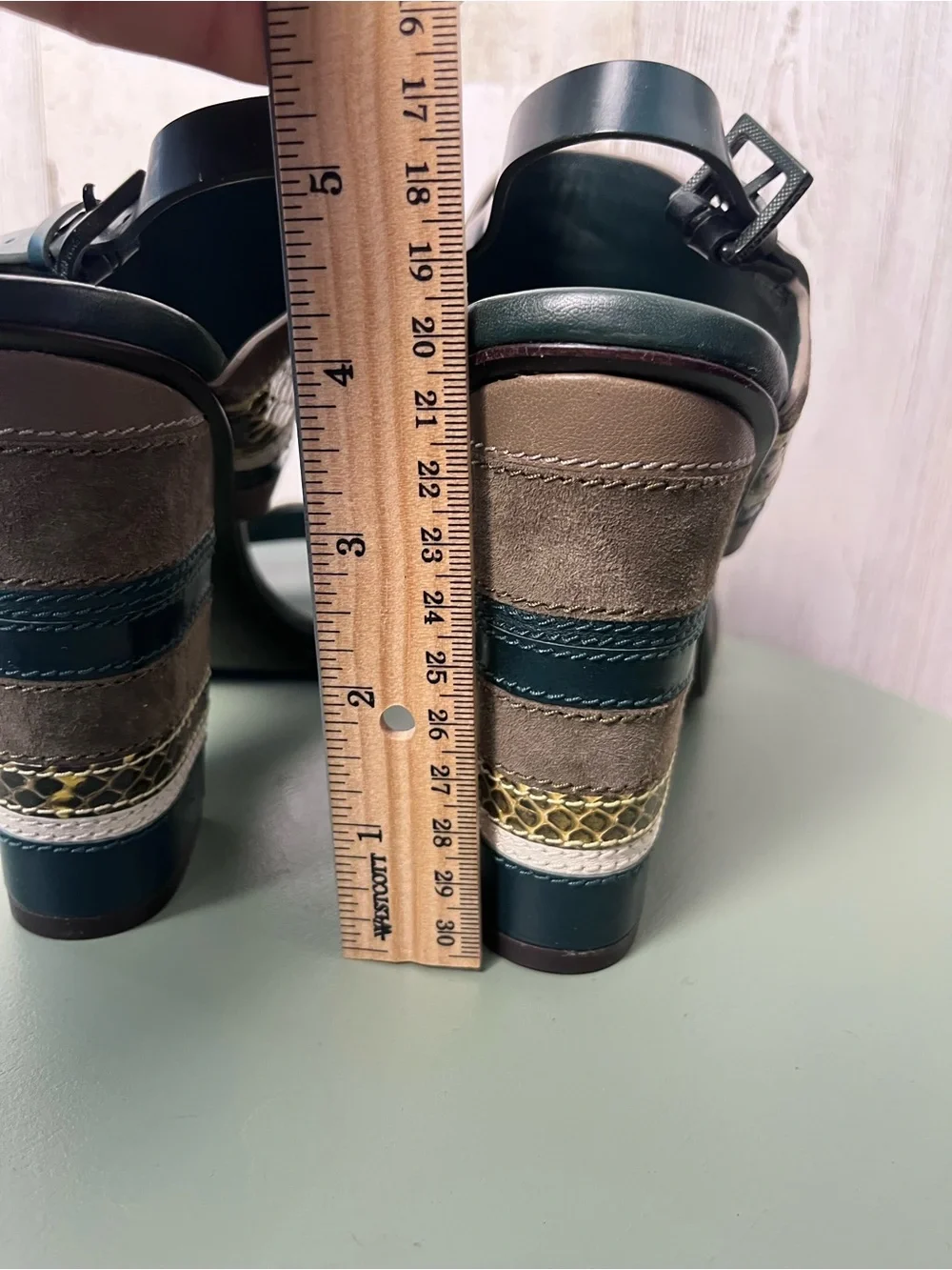 TORY BURCH Edina Heeled Sandal in Green - Size 8.5